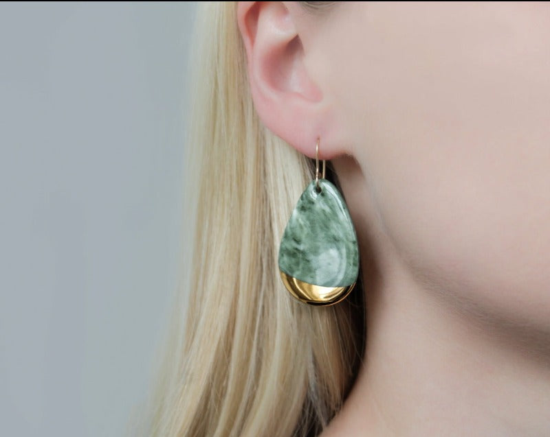 Drop Earrings in Marble Green / M