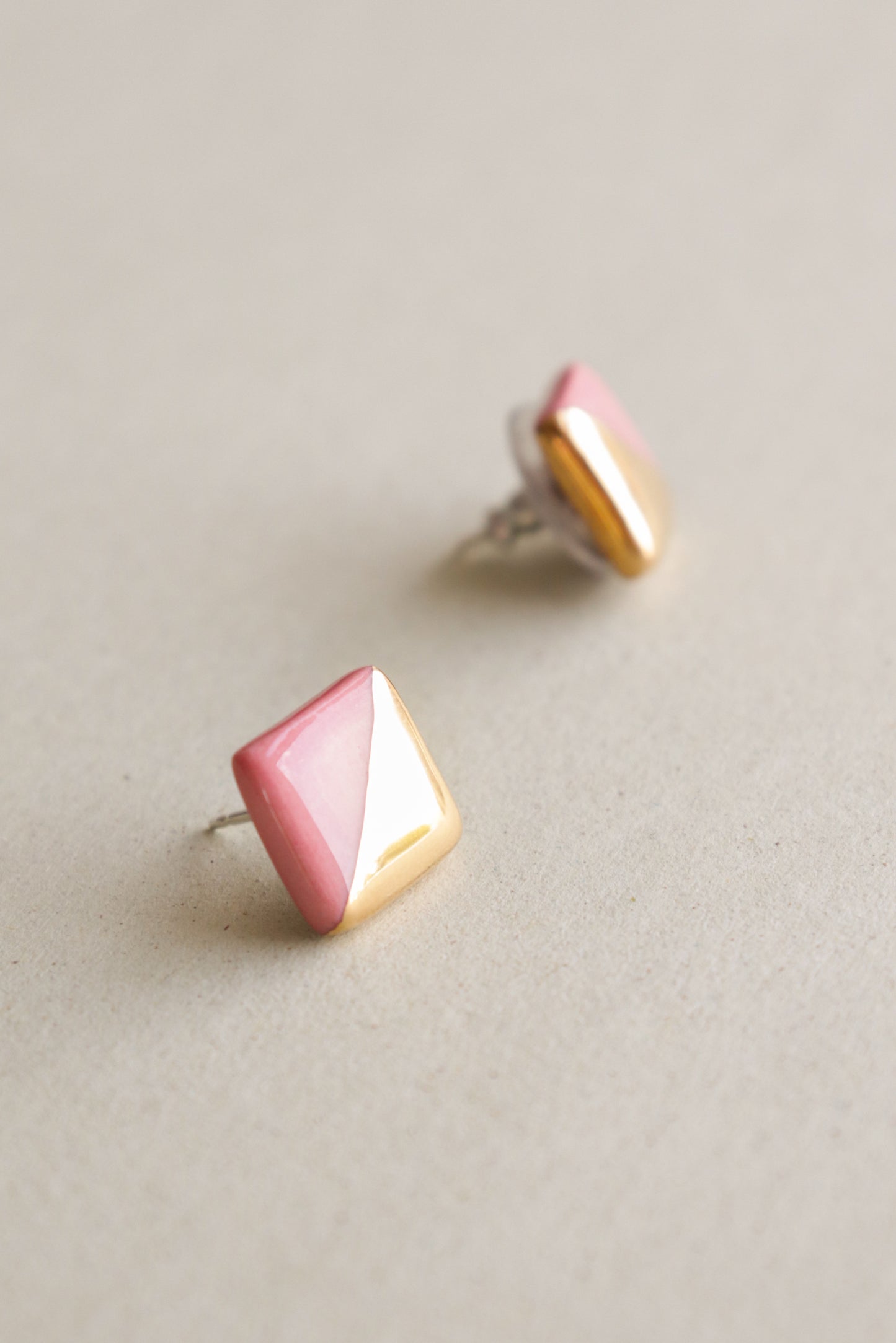 Edgy Studs in Pink / S