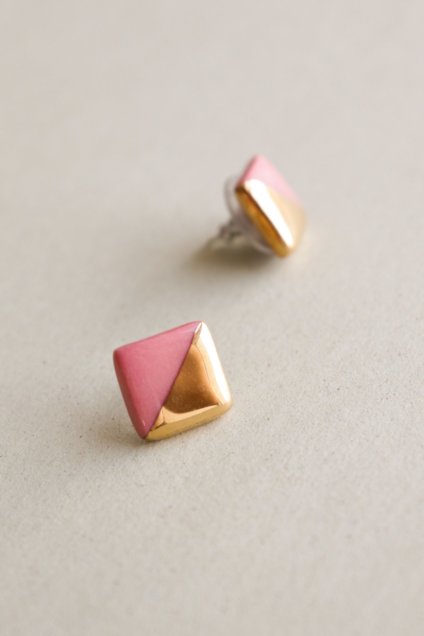 Edgy Studs in Pink / S