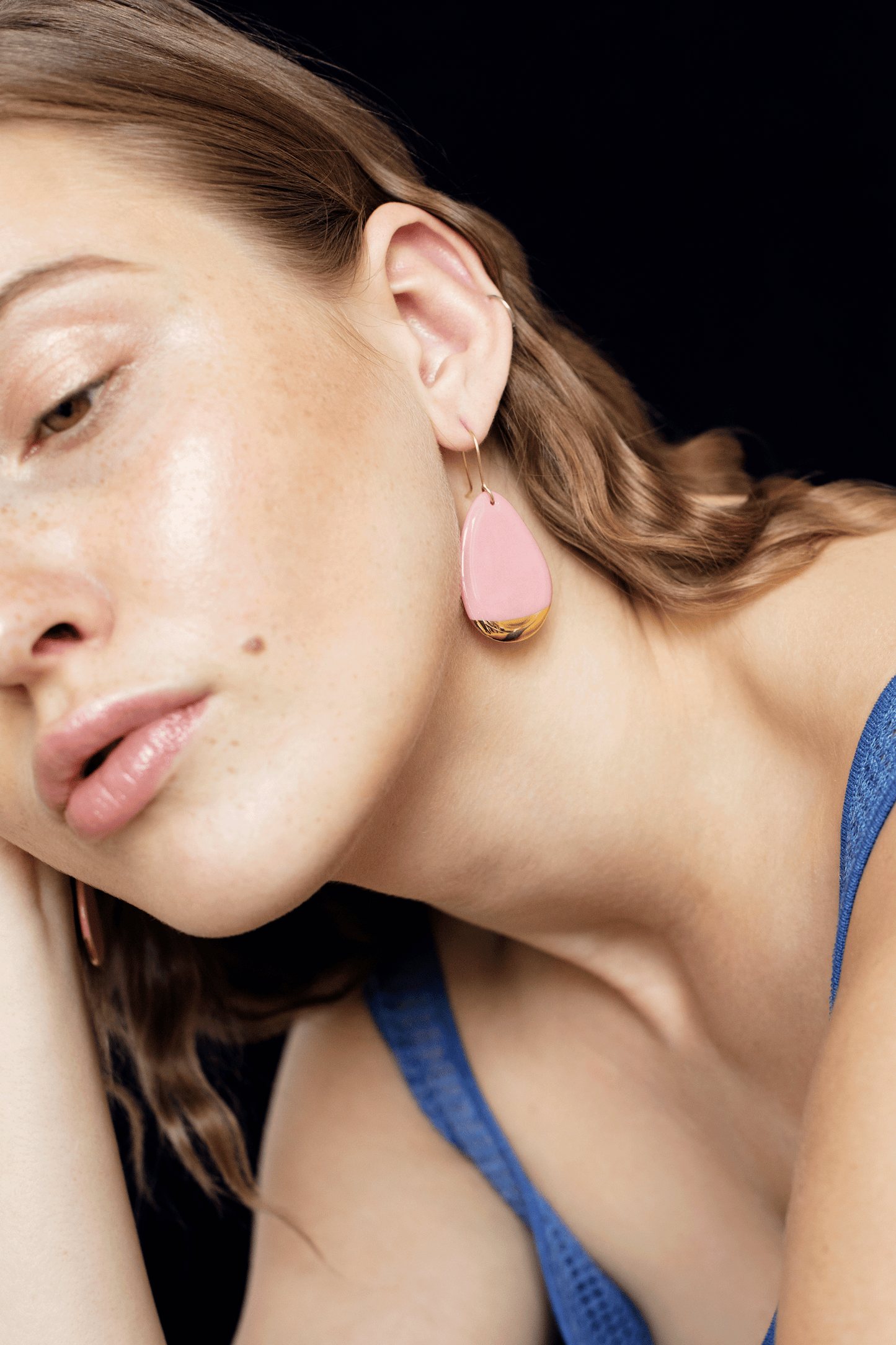 Drop Earrings in Pink / M