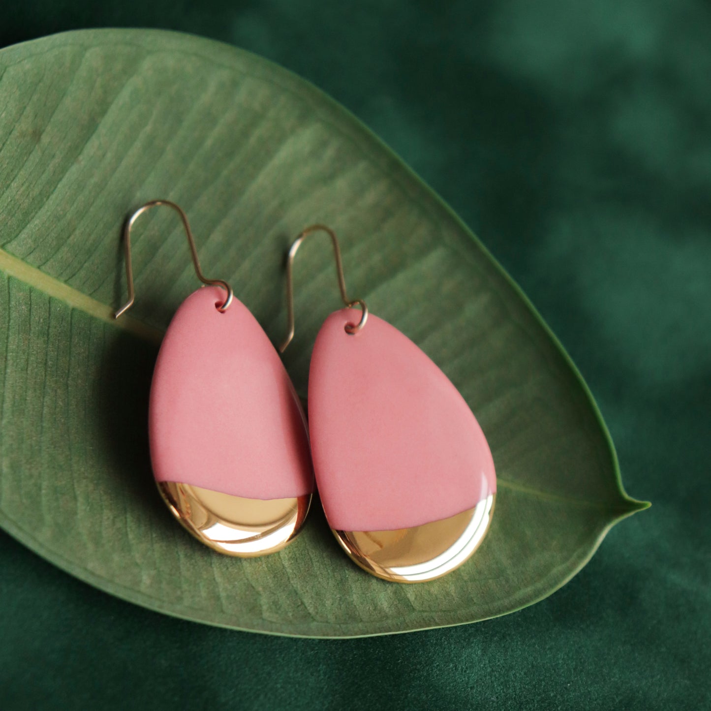 Drop Earrings in Pink / M