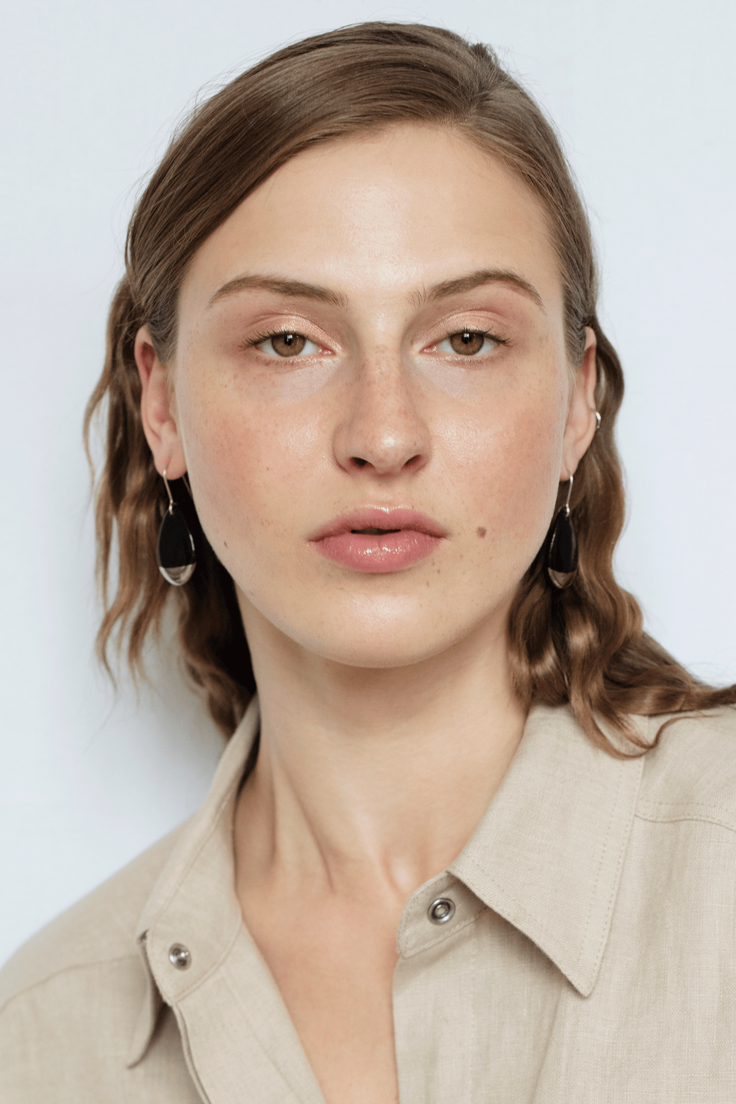 Drop Earrings in Black / S