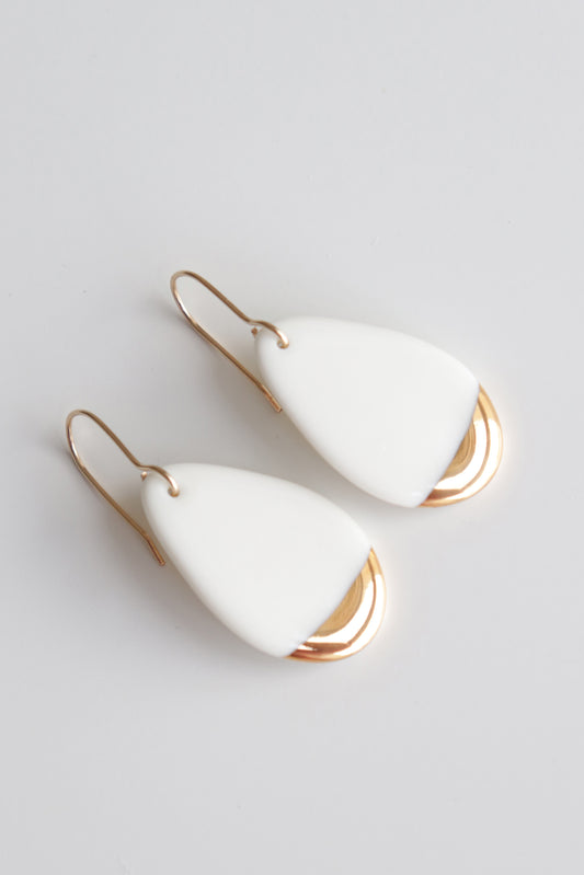 Drop Earrings in White / S