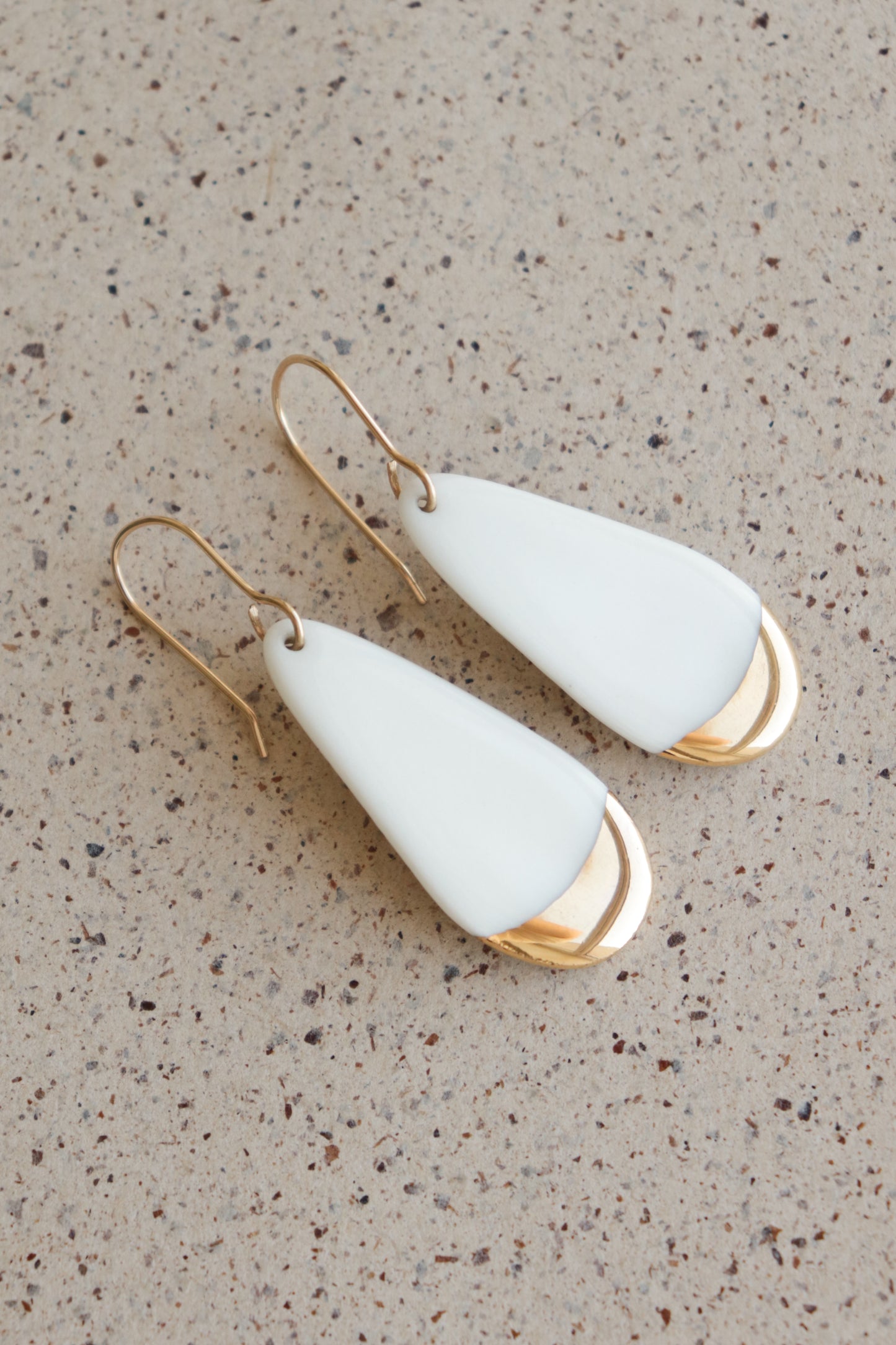 Drop earrings in White / S
