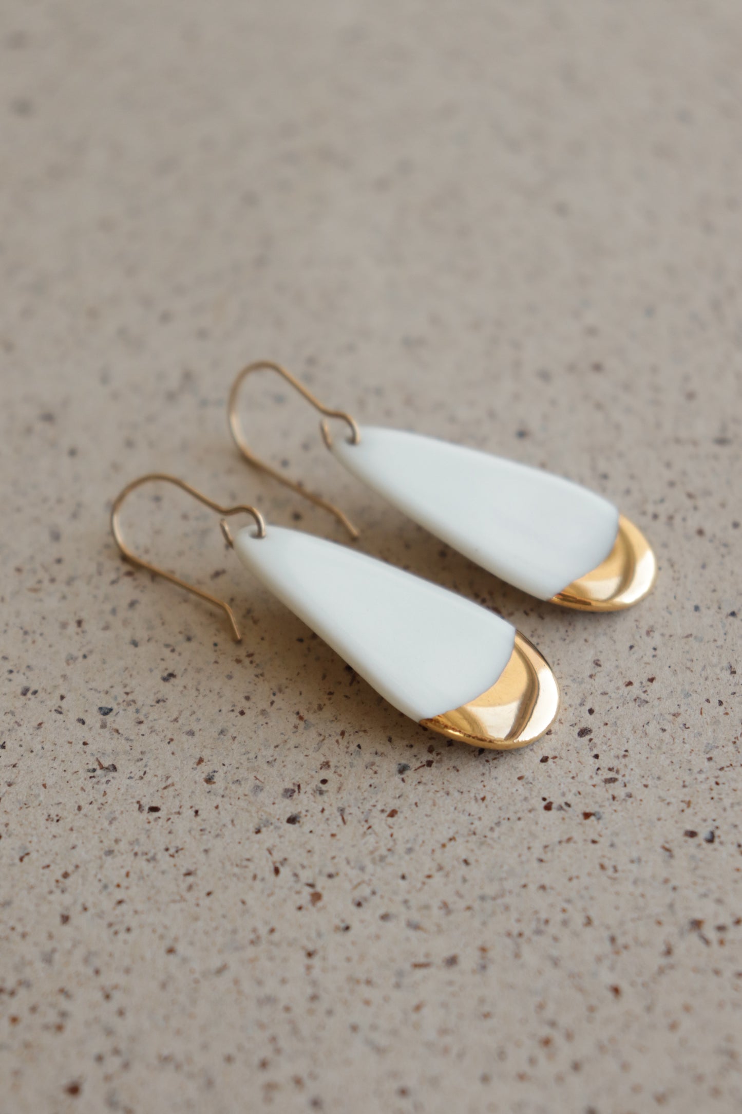 Drop earrings in White / S