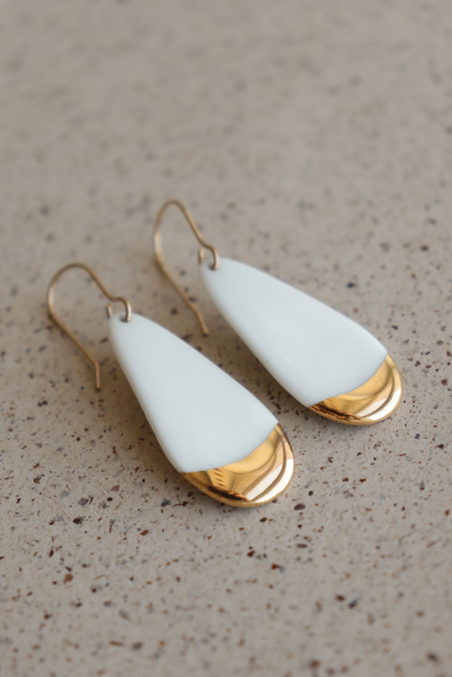 Drop earrings in White / S