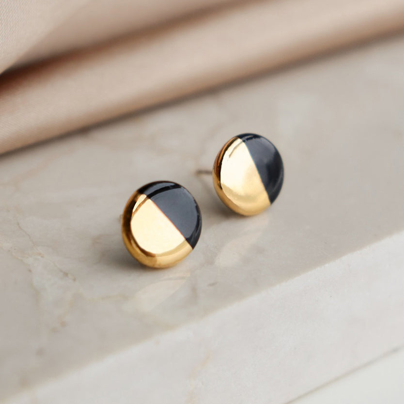 Round Studs in Black / XS