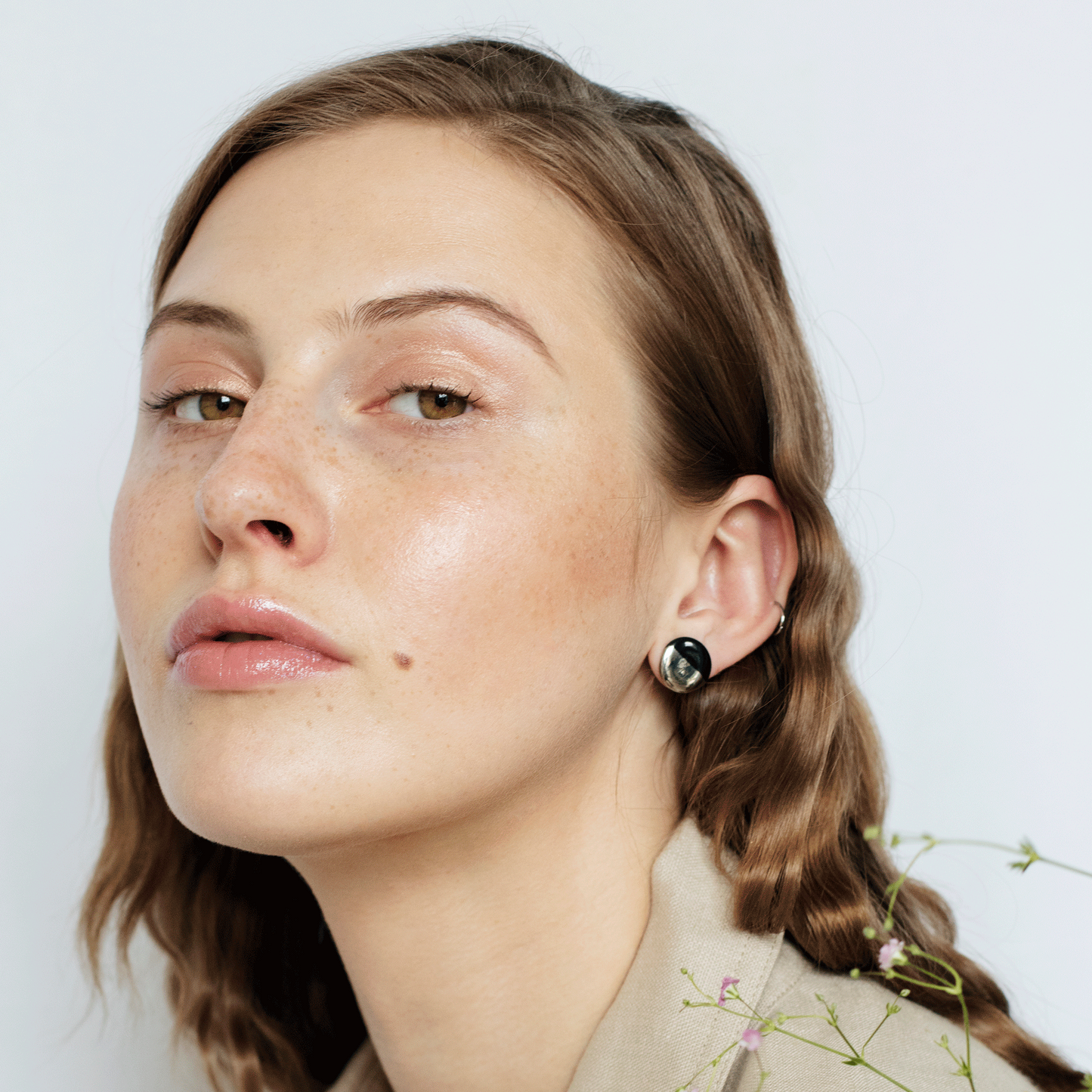 Round Studs in Black / S