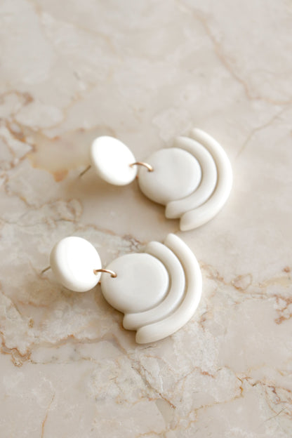 Art Deco earrings in White