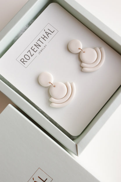 Art Deco earrings in White