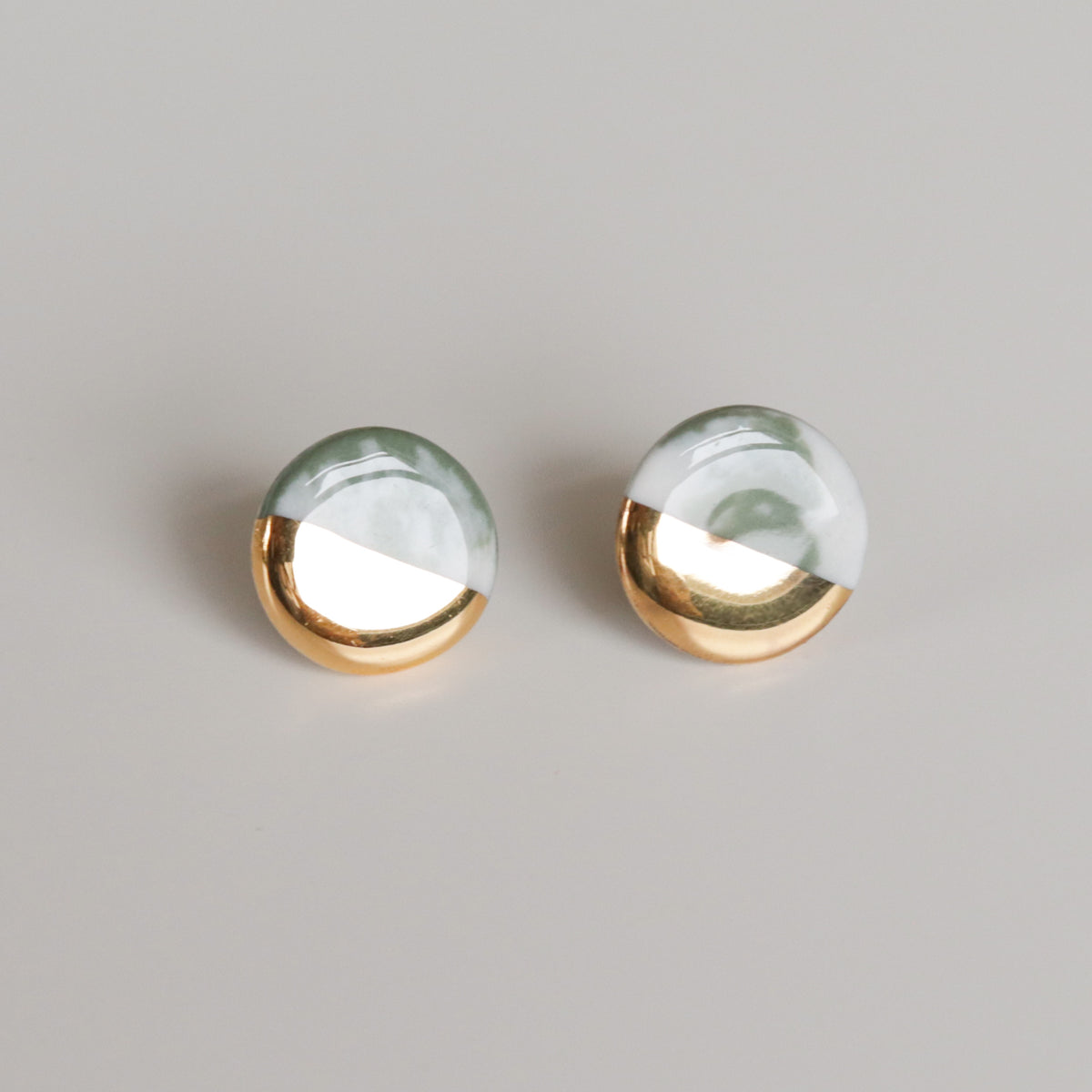 Round Studs / S - Sample Sale