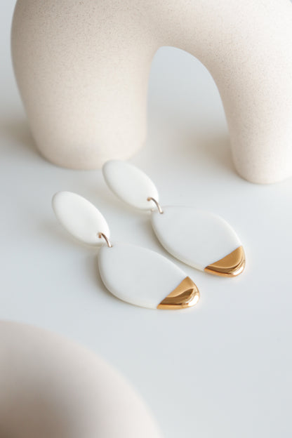 Flow Earrings in White