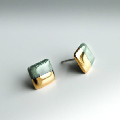 Edgy Studs in Marble Green / XS