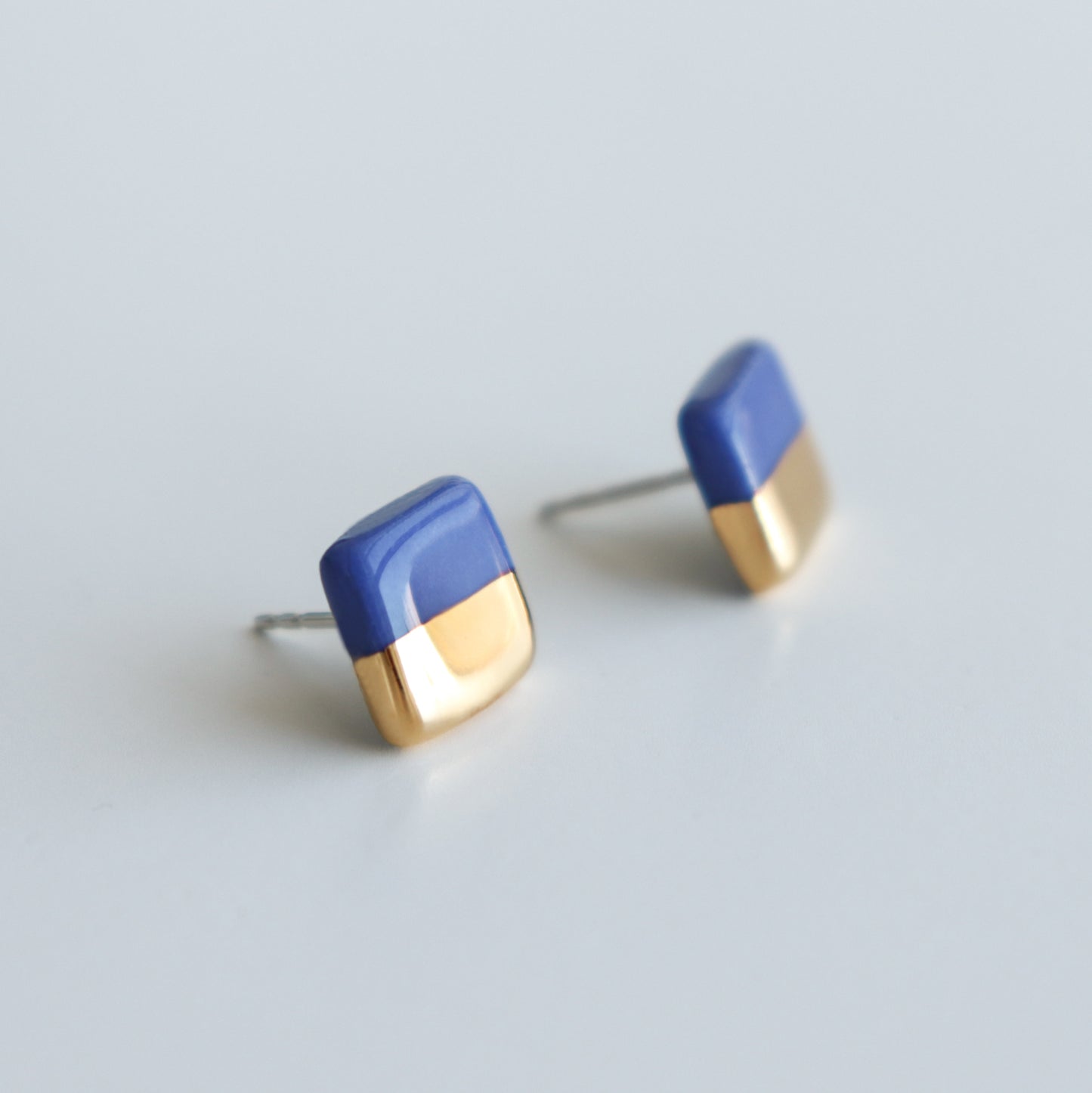 Solidarity Studs in Blue / XS