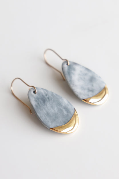 Drop Earrings in Marble Grey / S