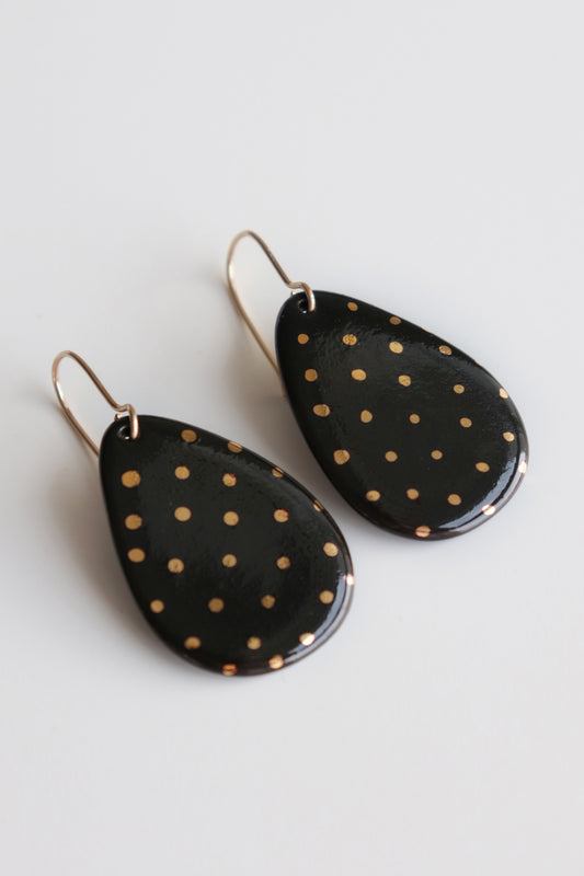 Drop earrings in Black / M