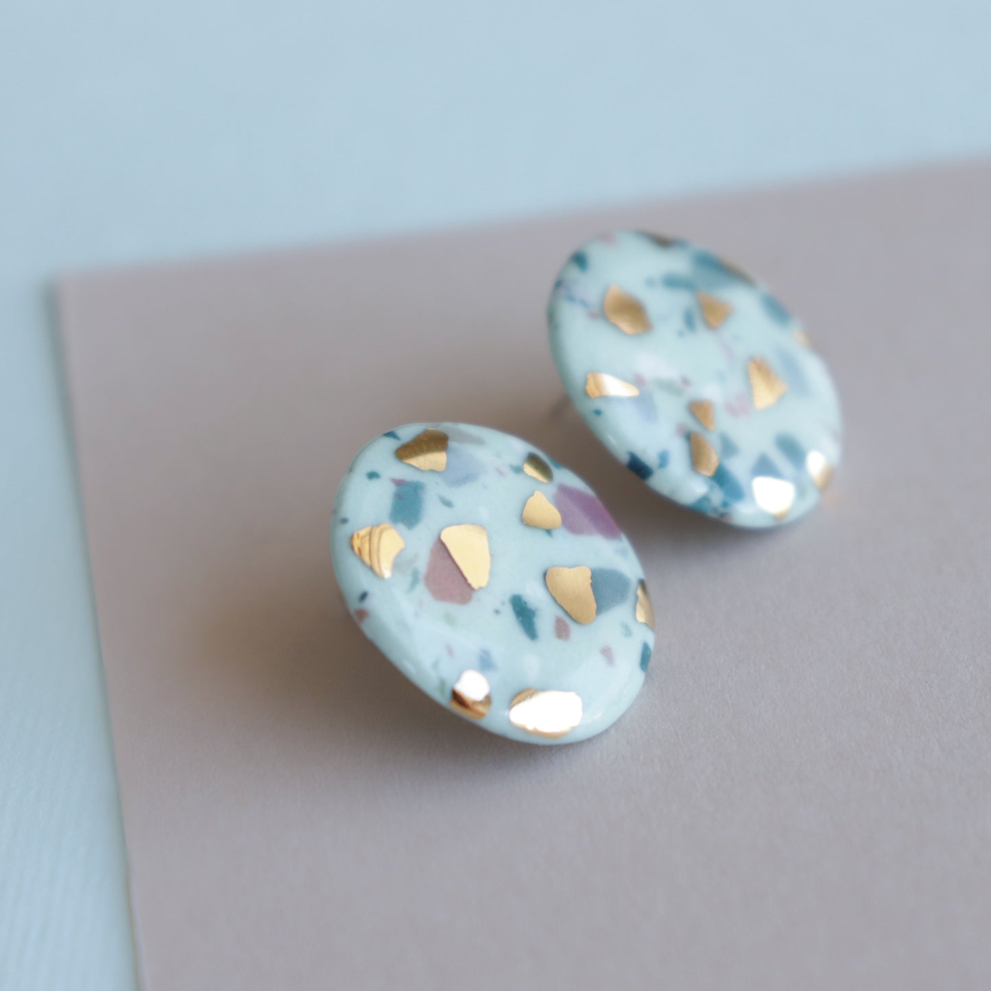 Astilla Recycled Studs in Green / S