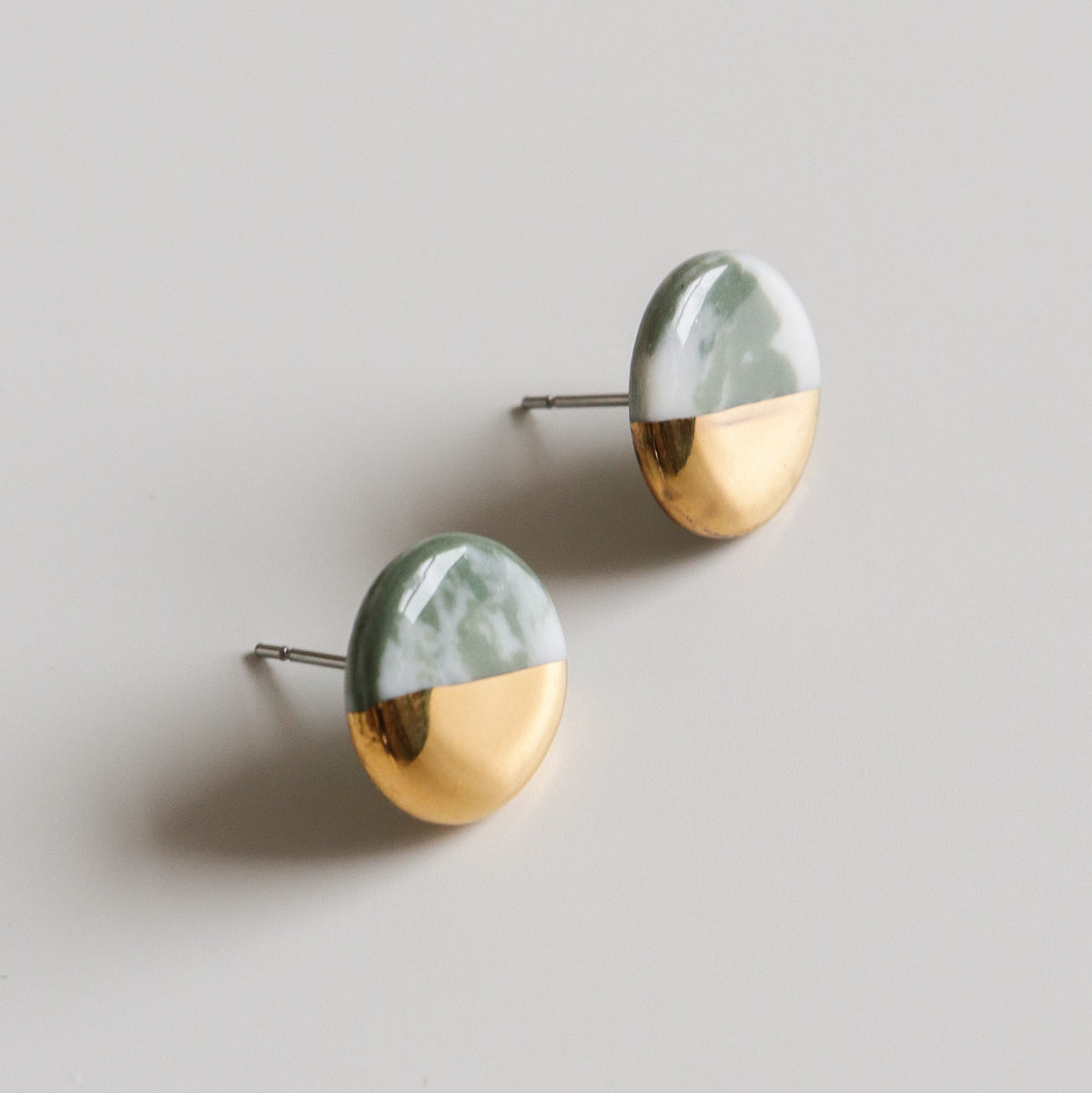 Round Studs / S - Sample Sale